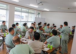 社内木鶏会の様子